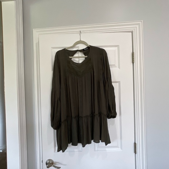 Blue B Collection new with tags size large top in olive - Picture 15 of 16